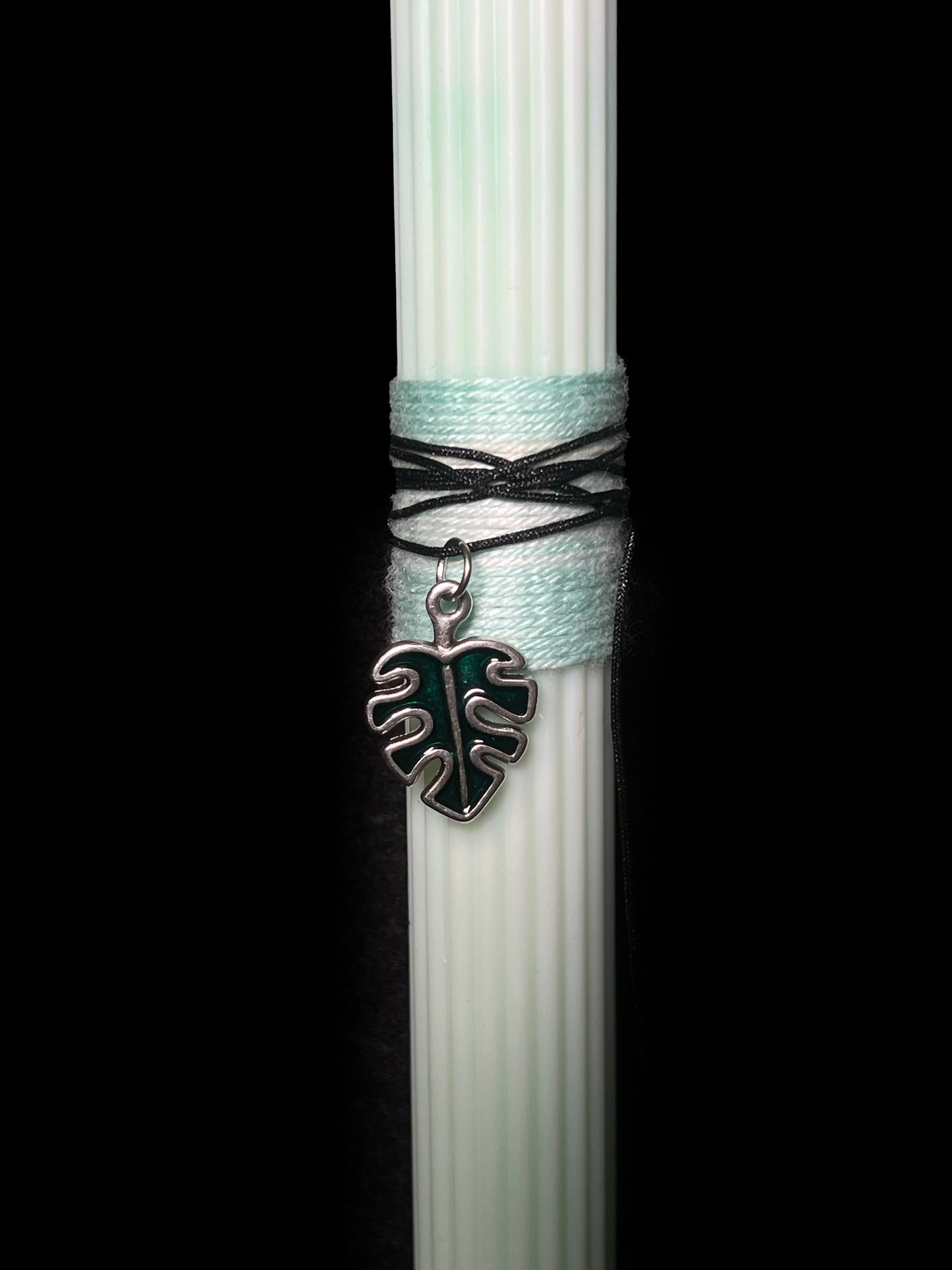 Easter Candle - Monstera leaf